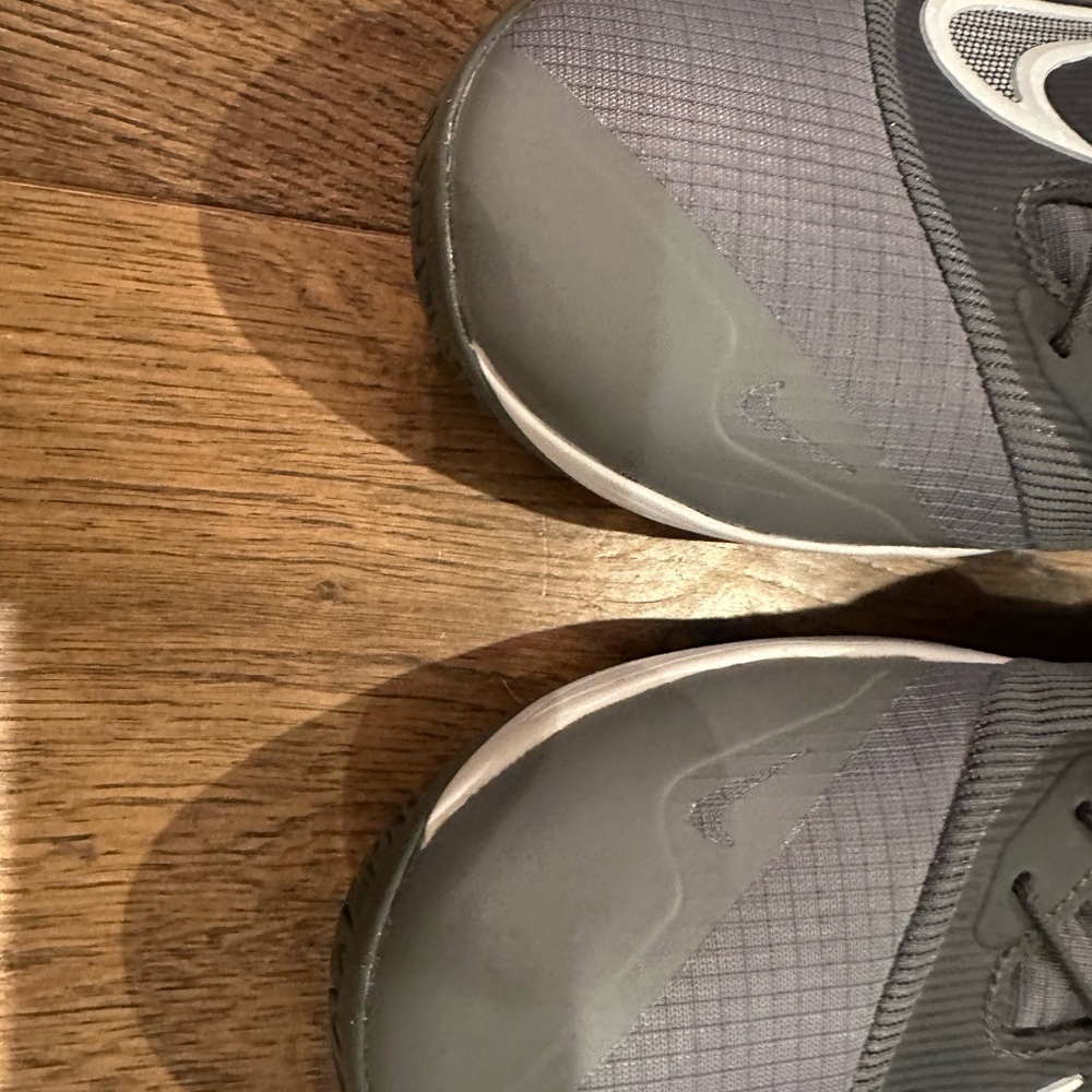 Nike - Picture 7 of 14
